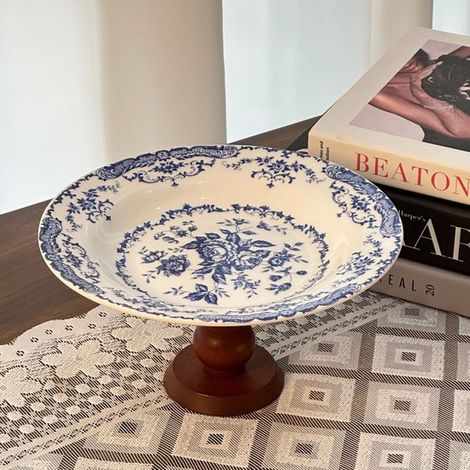 Piccolo supporto rotondo in ceramica vintage per torte, 17,8 cm, per dessert, cupcake, ciambelle e frutta, con motivo floreale blu e bianco, utilizzabile anche come vassoio portagioie. (1/2)