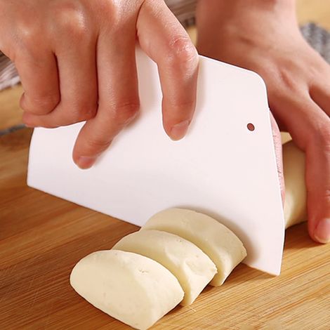 Spatule à crème incurvée utile bricolage coupe-pâtisserie grattoir à pâte coupe-gâteau pâtisserie outil de cuisson accessoires de cuisine 1 pièces