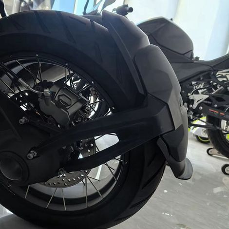 Extended rear fender for 24-25 lb BMW R1300GS Adventure motorcycle (1/4)