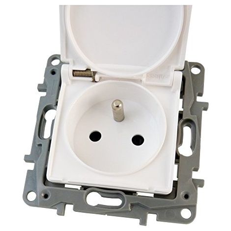 2P+E STECKDOSE IP 44 LEGRAND NILO - 16 A - AUTOMATISCHE KLEMMEN - PUR LEG664748