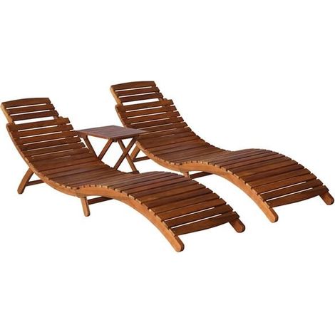 Un fauteuil inclinable avec un ensemble table basse trois pièces en bois d'acacia massif. (1/5)