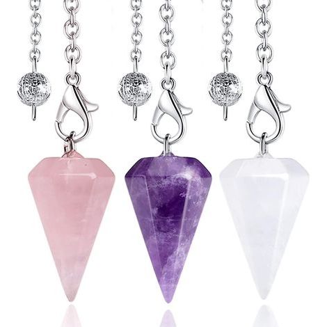 Lot de 3 pendules en cristal (améthyste, quartz rose et cristal de roche) pour la radiesthésie et la divination.