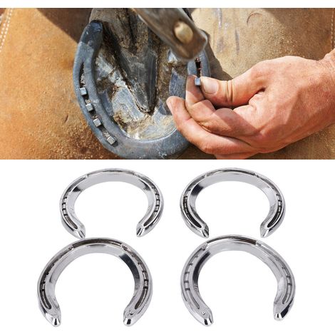 Un ensemble de quatre fers à cheval légers en alliage d'aluminium, taille 6. (1/5)
