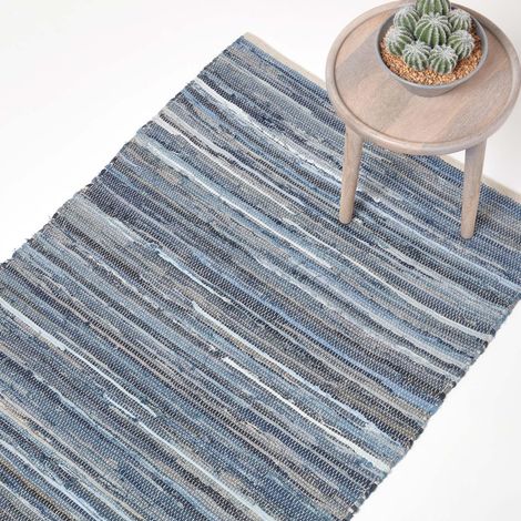 HOMESCAPES Tapis denim bleu en jeans recyclés - 150 x 240 cm