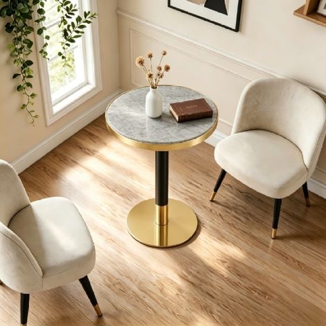 Table d'appoint ronde moderne, plateau effet marbre avec bordure dorée, structure robuste en métal noir et doré, idéale comme table basse, table de chevet ou table de balcon. (1/5)