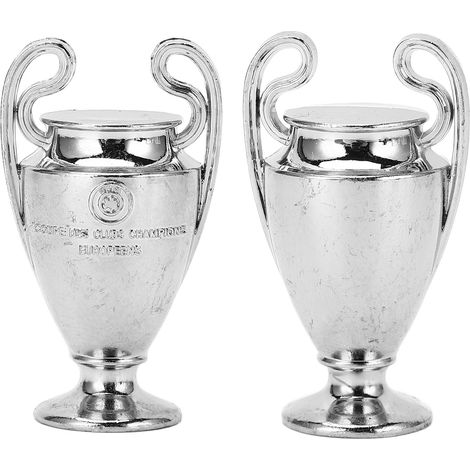 Miniatur-Metallfigur, die die UEFA Champions League-Trophäe darstellt, ideal für Fans, die sie in ihrem Bücherregal ausstellen möchten. (1/4)