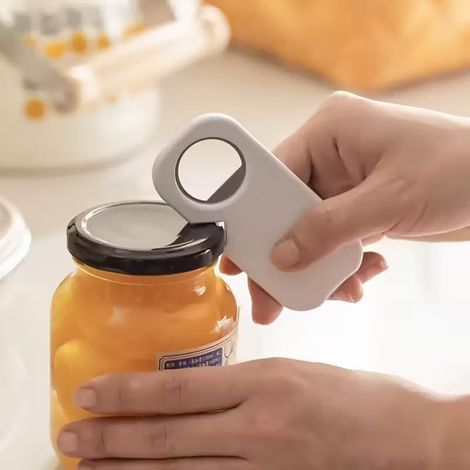 Ouvre bouteille 3 en 1 magnétique, ouvre boîte et plus, en acier inoxydable blanc, ustensile de cuisine manuel pour canettes de bière, support mural et portable pour la maison, le camping, le bar (1/5)