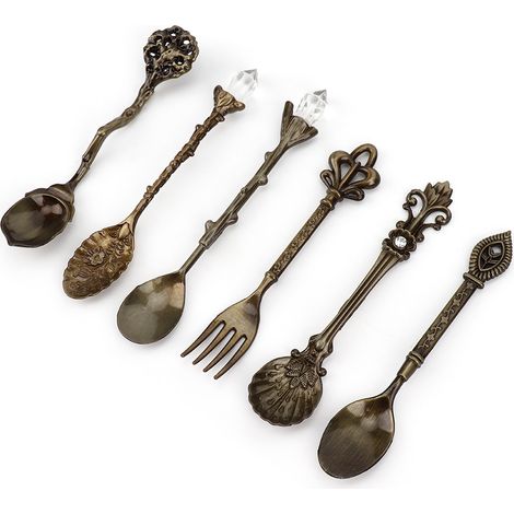 6-teiliges Set Innovatives Vintage-Retro-Besteckset aus Zinklegierung (Löffel, Gabel, Küchenaccessoire) (Grünbronze, herzförmiger Gabelgriff) (1/5)