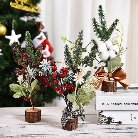 Mini sapin de Noël artificiel de table avec baies rouges et pomme de pin, socle en bois, idéal pour la décoration de table et les fêtes de Noël à la maison. (1/3)