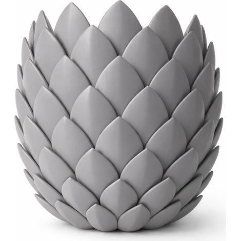 Vaso decorativo con motivo a squame geometriche grigie e supporto per piante.