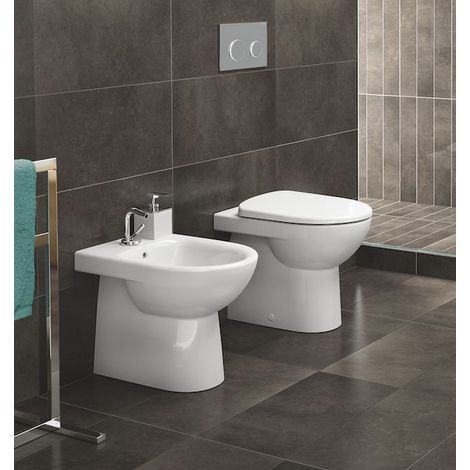 Sanitari bagno da appoggio filo parete Geberit Selnova  Chiusura sedile soft