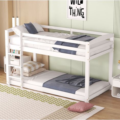 Bett Etagenbett niedrig 90x200 cm, modernes Kinderbett aus massiver Kiefer in Weiß, mit Absturzsicherung und Lattenrost (1/5)