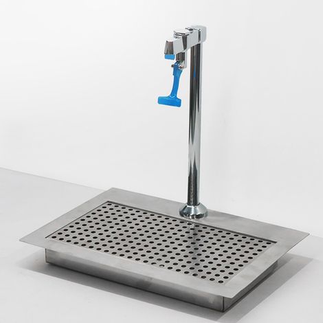 Robinet à commande par poussoir, robinet temporisé, robinet à filet d'eau, fontaine à eau sur pied, remplisseur de verre (1/3)