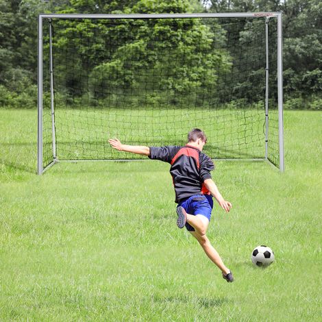 Butier de football résistant aux intempéries - cadre métallique stable - 300 x 200 x 120 cm - assemblage facile - filet robuste (1/4)