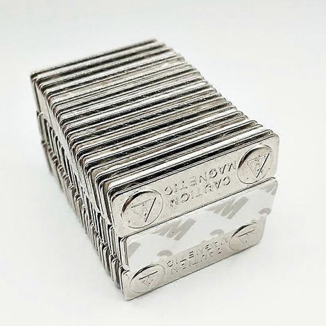 Lot de 10 porte-badges magnétiques résistants avec attache métallique pour cartes d'identité. (1/5)