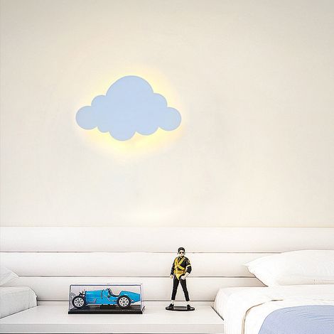 Lampada da parete notturna a forma di nuvola in legno bianco per la cameretta dei bambini.