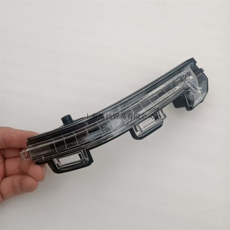 3CG949101 is compatible with Audi Q6, Volkswagen Teramont X rearview mirrors, turn signals, and 3CG949102. (1/4)