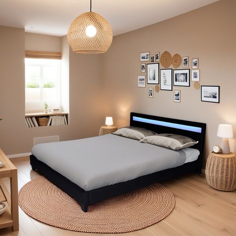 Le Quai Des Affaires – Lit adulte 140x190 cm noir avec éclairage LED – Structure contreplaqué et MDF – Sommier 2 x 11 lattes + 1 latte multiplis – Dimensions 204x146x78 cm (1/5)