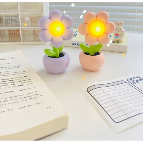 Set mit 2 niedlichen Mini-Nachtlichtern mit Blumenmuster fürs Schlafzimmer, kreative Nachttischdekoration – Rosa + Lila