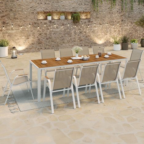Conjunto de muebles de jardín NOUMEA Tablero de cristal templado efecto madera 240 cm y 10 sillas apilables blancas y de madera