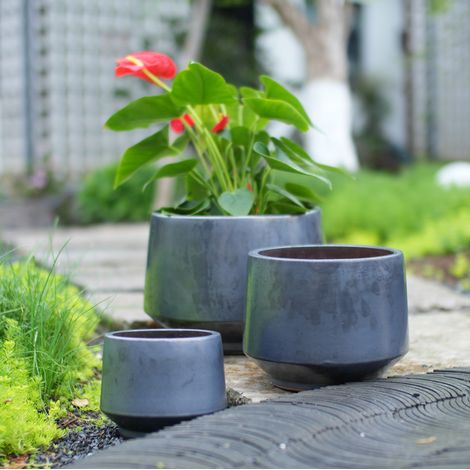 Set de 3 pots de fleurs en céramique, coniques, Ø 38/28/22 cm, noir mat, frostsicher (1/5)