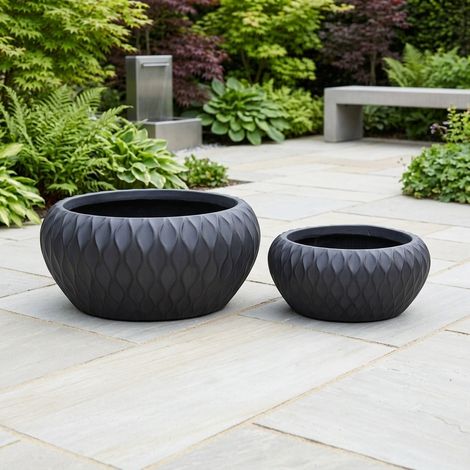 Set of 2 Hortus Indoor Embossed Diamond Low Bowl Planters (1/2)