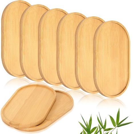 Un set di 8 vassoi ovali in legno, perfetti da utilizzare come vassoi, sottobicchieri e decorazioni per tè, caffè e torte.