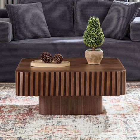 Table basse carrée en MDF couleur noyer, 80 x 80 x 35 cm, avec un piètement en bois massif travaillé à la main et rainuré. Table basse moderne et minimaliste pour salon.