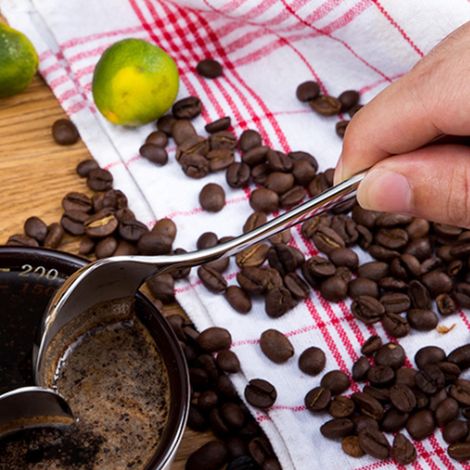 Langer Teelöffel aus Edelstahl mit langem Griff, ideal für Kaffee, Tee und Reis sowie als Besteck. (1/5)
