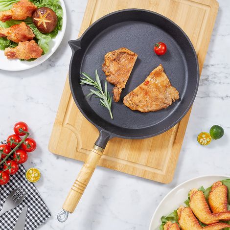 Round Cast Iron Skillet with Removable Wooden Handle and Oil Spout (1/5)