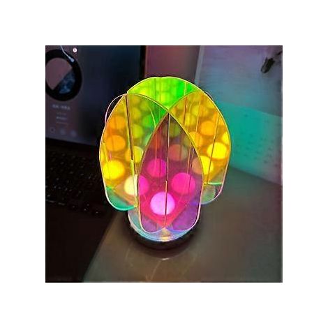 LED-Tischleuchte aus Acryl mit USB-Anschluss, ideal für Schlafzimmer, Spielzimmer oder als Nachttischlampe mit geometrischem Dekor.