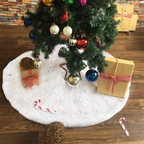 Tapis de sapin de Noël rond, motif flocons de neige en peluche blanche, idéal pour décorer votre sapin de Noël et passer une agréable soirée d'été. (1/5)