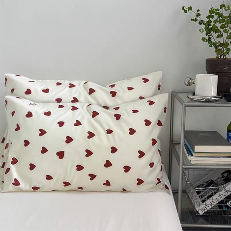 Lot de 2 Taies d'oreiller Cœurs 80x80 Rouge Housse de Coussin 80 x 80 Rouge Blanc Taie d'oreiller 80x80cm Petits Cœurs Décorative Housse de Coussin Lot de 2 Taie de Coussin Pillow Case Pillow (1/5)
