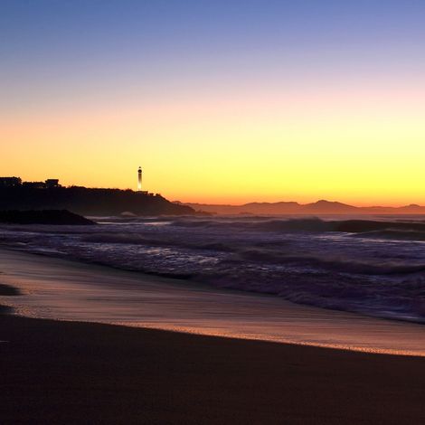 Tableau sur toile Anglet 30x30 cm - Impression sur Toile Murale Décorative - Image imprimée en HD sur Toile - Toile sur Châssis en Bois FSC - Fabriqué en France (1/4)