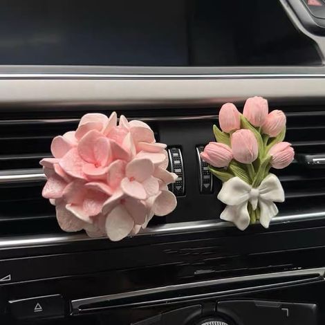 Dekorativer Lüftungsschlitzclip fürs Auto – Rosa Blumendesign mit Tulpen und Hortensien – 2er-Set – Jasminduft