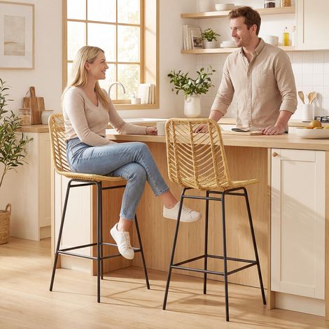 Ensemble de 2 tabourets de bar style bohème, en rotin PE, avec repose-pieds, 42,5 cm x 52 cm x 102 cm, jaune et noir