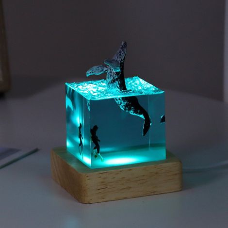 Veilleuse requin plongeur, lampe de table, lampe artisanale en résine, décoration marine 3D en résine, veilleuse lumineuse (mégalodon/baleine). (1/5)