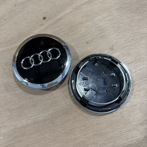 Lot de 4 Cache-Moyeux de Roue 69 mm pour Audi A4L A3 A6L Q2L Q3 Q5L, Emblème Central de Jante Automobile, Capuchons de Roue Décoratifs, 4 Pièces Noir (1/2)