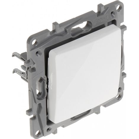 LEGRAND 1 X UNIDAD COMPLETA CON TOMA DOBLE NF, NICKEL 764500 (1/3)