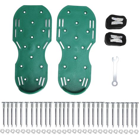 Gartenspitzenschuhe aus Zinklegierung zur manuellen Rasenbelüftung, ideal für die Grünflächenpflege.