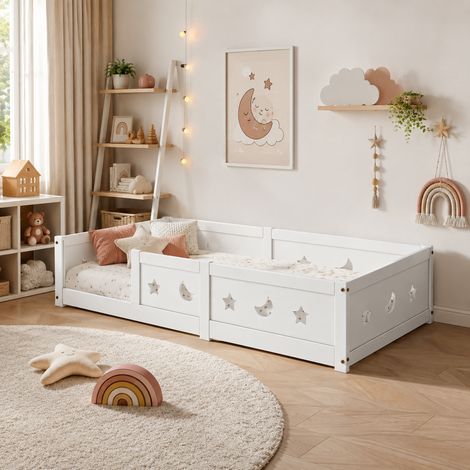 Lit simple au sol 90×200 cm,barrières de sécurité et porte,lit enfant,ajouré étoiles et lune,cadre de lit Montessori 90×200,style moderne,sommier à lattes,pour garçons et filles,bois massif,Blanc (1/5)