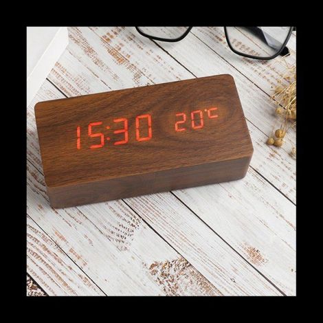 Réveil Numérique - Affichage LED Température - Bureau Chevet Bois Clair - 15 x 7 x 4 cm - Alimentation USB ou Piles AAA - 1 Pièce (1/5)