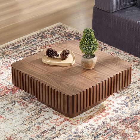 Table basse carrée en MDF couleur noyer, 80 x 80 x 35 cm, avec un piètement en bois massif travaillé à la main et rainuré. Table basse moderne et minimaliste pour salon. (1/5)