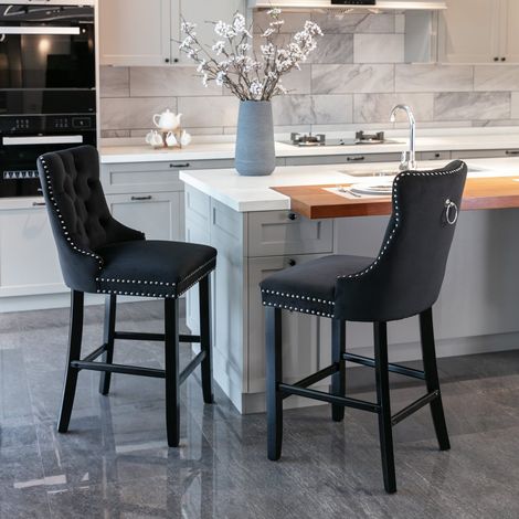 Tabourets de bar velours capitonné, lot de 2, pieds en bois, clous chromés, design élégant, assise confortable, noir (1/5)
