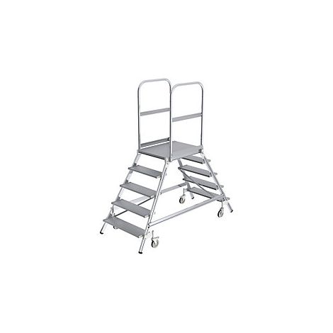 Escalera con tarima de ascenso por ambos lados  plataforma y