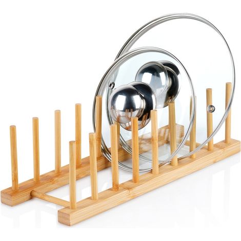 Organizador de platos de bambú natural para fácil acceso.