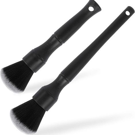 Set mit 2 ultraweichen Autopolierbürsten. Kratzfeste Bürsten für Innen- und Außenbereich, Lüftungsschlitze, Armaturenbrett, Felgen, Motorraum und mehr. (1/5)