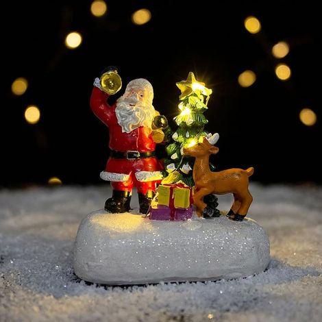 Figurine Père Noël avec arbre enneigé lumineux, résine peinte à la main, scène de Noël avec cerf et cadeaux, décoration d’hiver animée mini statue lumineuse X‑mas pour décoration de table intér (1/5)