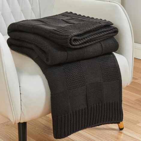 Black checkered knitted blanket, 150x200cm, one piece, checkered sofa throw, Christmas decoration, soft and warm knitted blanket. (1/5)