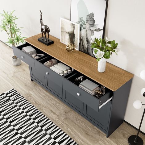 Buffet gris et noir à motif bois, quatre portes, trois tiroirs, idéal pour le salon ou la salle à manger. Coloris bois et gris-noir. (1/5)